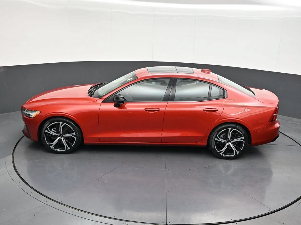 2023 Volvo S60 B5 Core Dark Theme