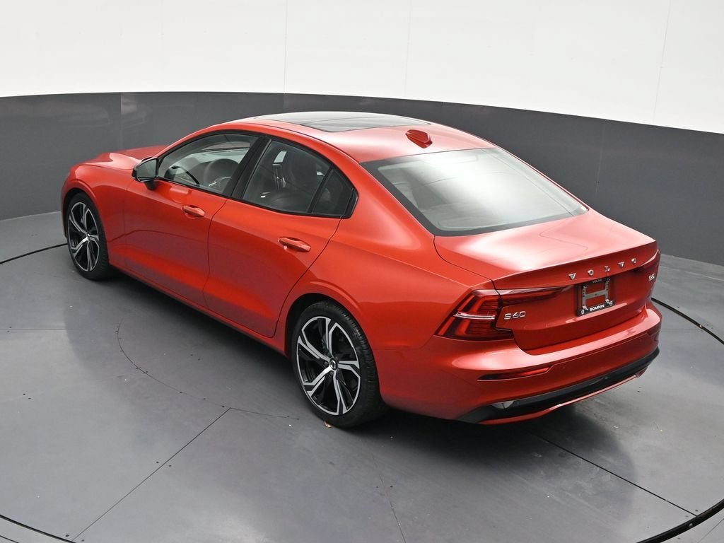 2023 Volvo S60 B5 Core Dark Theme