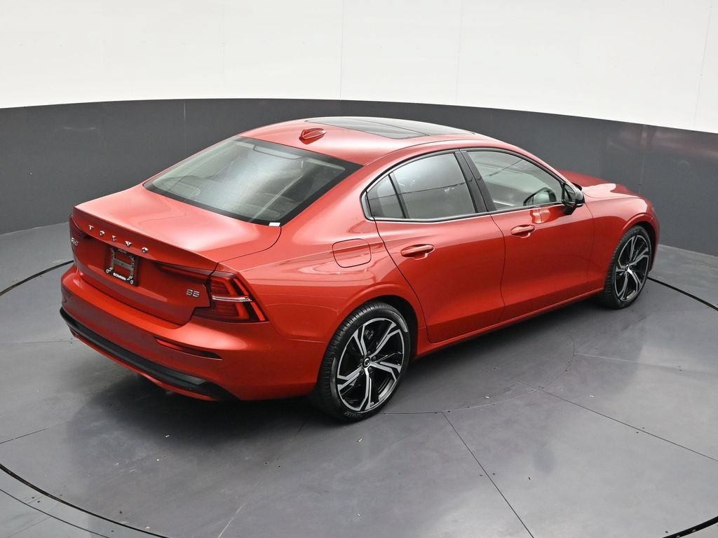 2023 Volvo S60 B5 Core Dark Theme