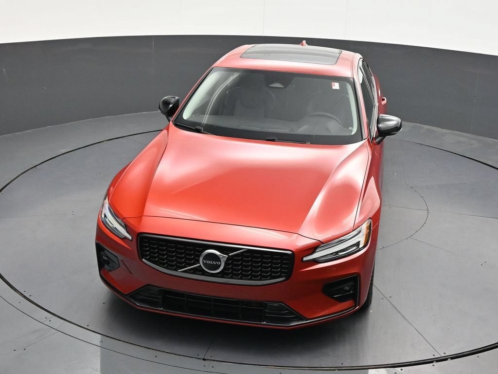 2023 Volvo S60 B5 Core Dark Theme