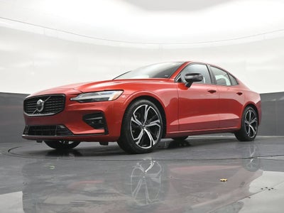2023 Volvo S60 B5 Core Dark Theme
