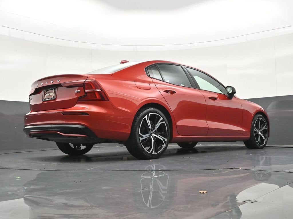 2023 Volvo S60 B5 Core Dark Theme