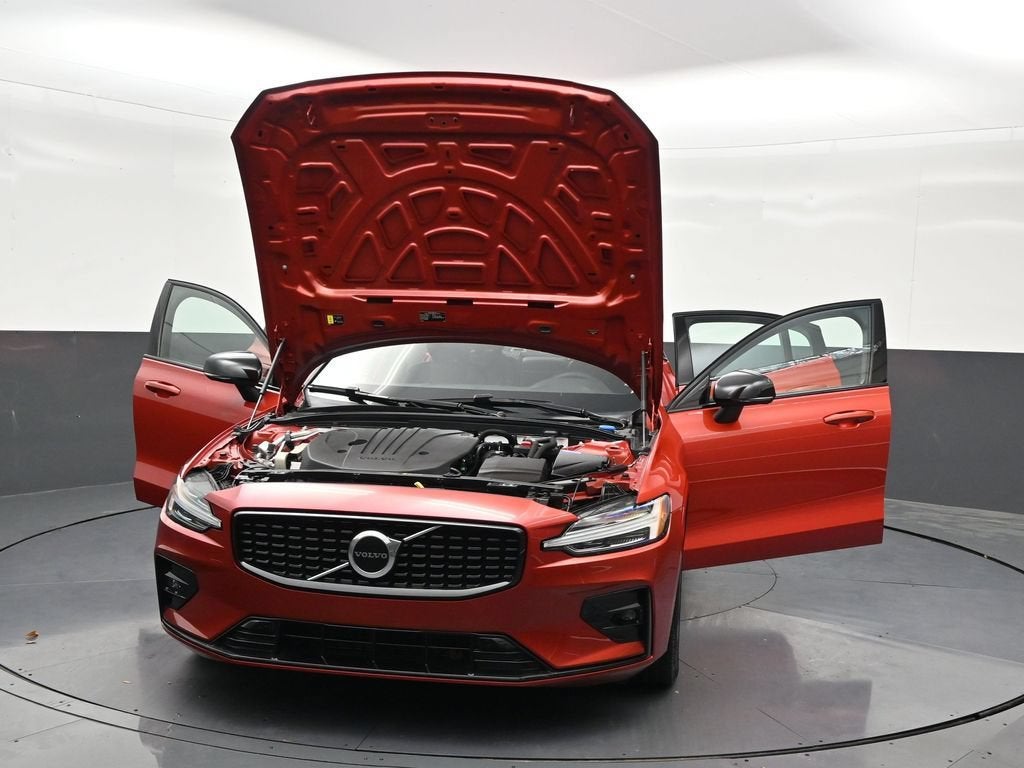 2023 Volvo S60 B5 Core Dark Theme