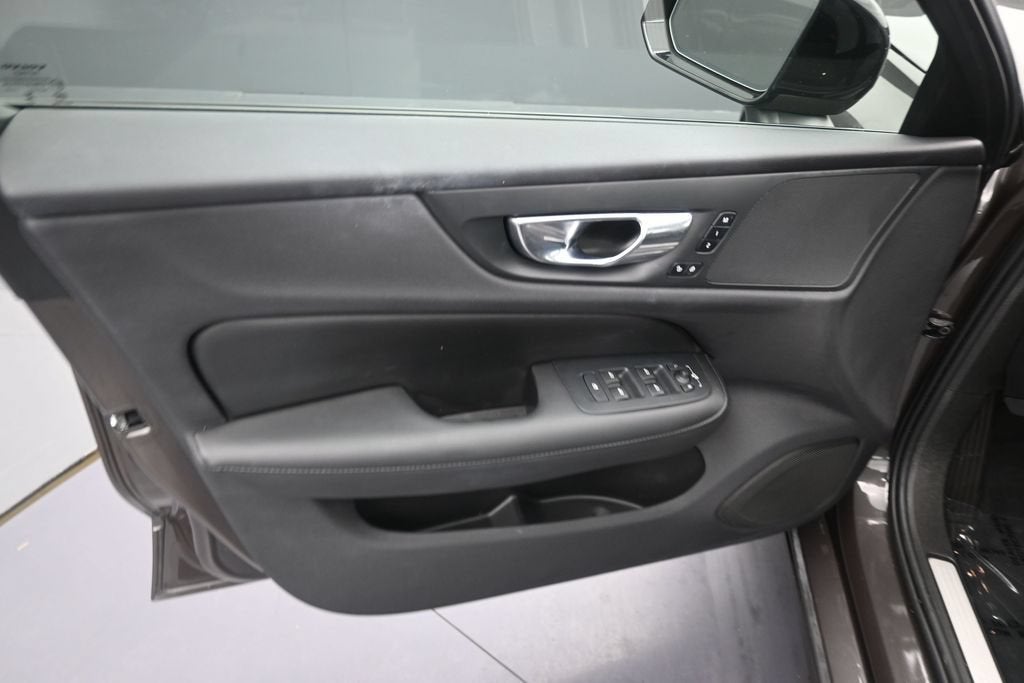2024 Volvo S60 Core Dark Theme