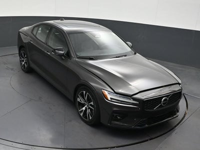 2024 Volvo S60 Core Dark Theme