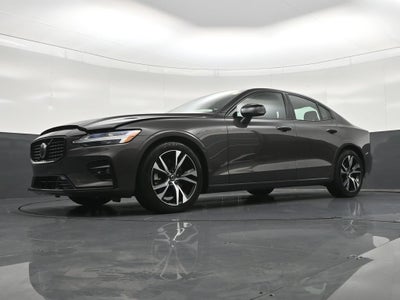 2024 Volvo S60 Core Dark Theme