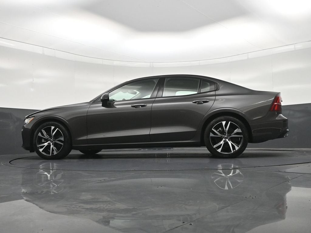 2024 Volvo S60 Core Dark Theme