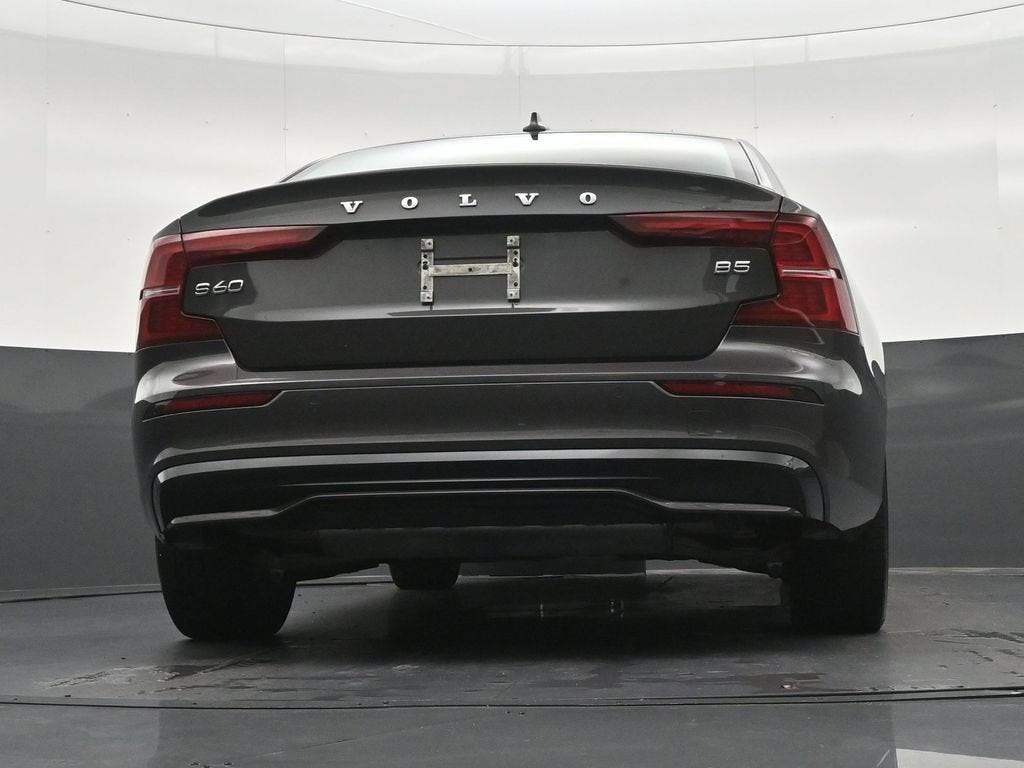 2024 Volvo S60 Core Dark Theme