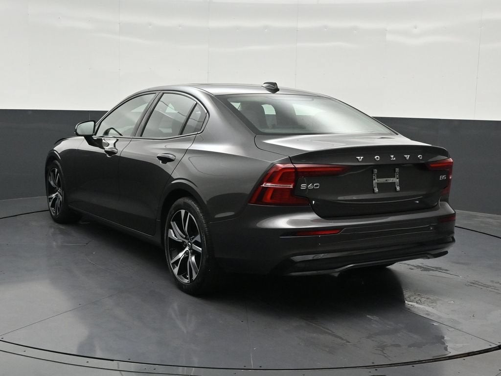 2024 Volvo S60 Core Dark Theme