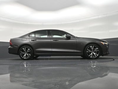 2024 Volvo S60 Core Dark Theme