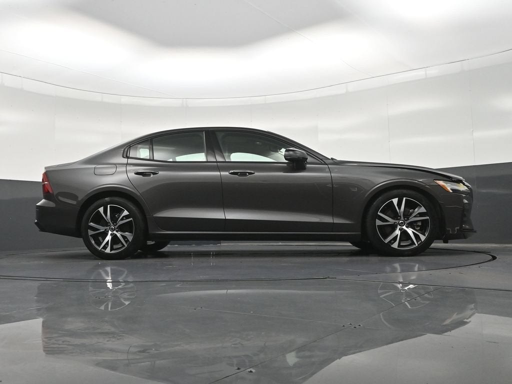 2024 Volvo S60 Core Dark Theme