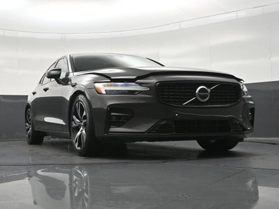2024 Volvo S60 Core Dark Theme