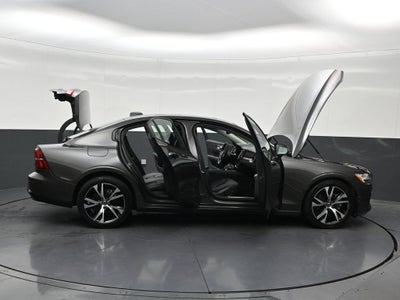 2024 Volvo S60 Core Dark Theme