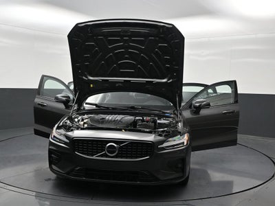 2024 Volvo S60 Core Dark Theme