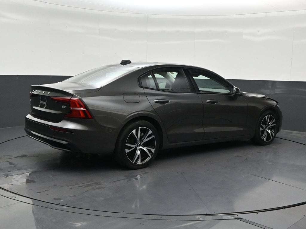 2024 Volvo S60 Core Dark Theme