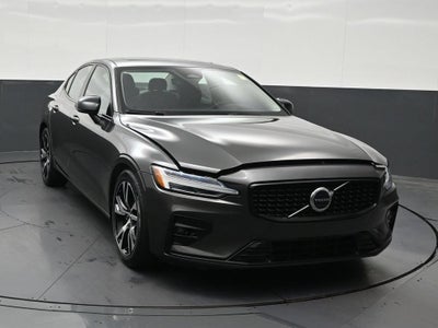 2024 Volvo S60 Core Dark Theme