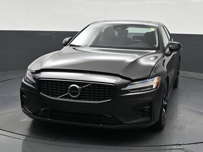 2024 Volvo S60 Core Dark Theme