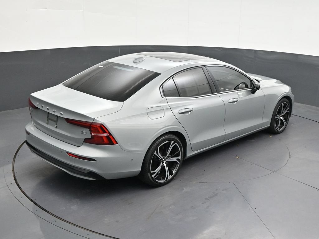 2024 Volvo S60 Plus Dark Theme