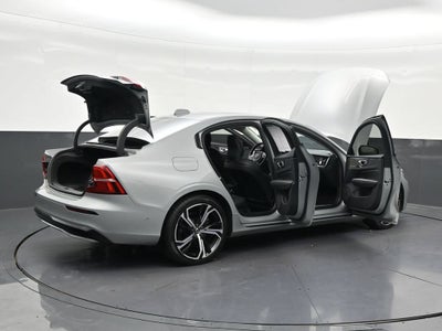 2024 Volvo S60 Plus Dark Theme