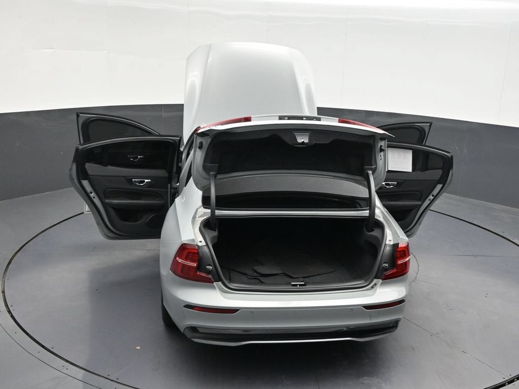 2024 Volvo S60 Plus Dark Theme