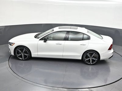 2024 Volvo S60 Plus Dark Theme