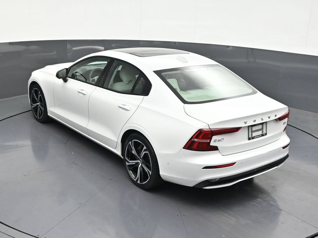 2024 Volvo S60 Plus Dark Theme