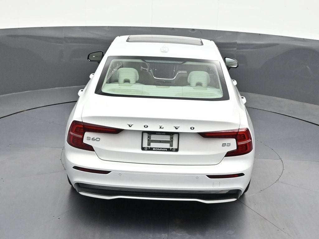 2024 Volvo S60 Plus Dark Theme