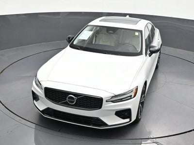 2024 Volvo S60 Plus Dark Theme