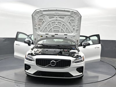 2024 Volvo S60 Plus Dark Theme