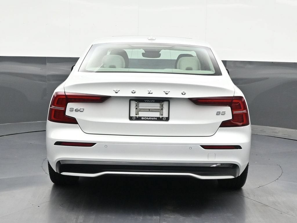 2024 Volvo S60 Plus Dark Theme