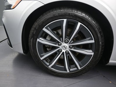 2022 Volvo S60 Momentum