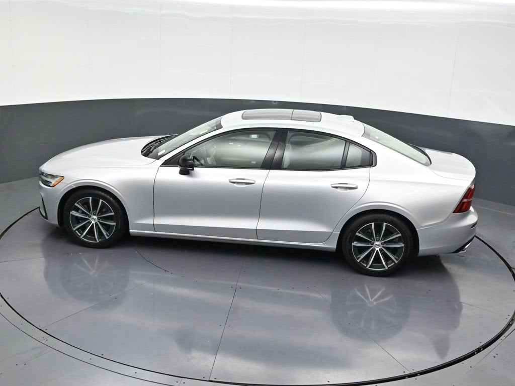 2022 Volvo S60 Momentum