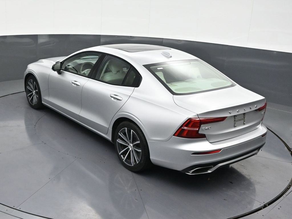 2022 Volvo S60 Momentum