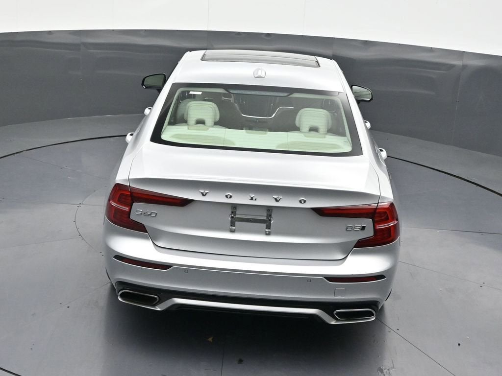 2022 Volvo S60 Momentum