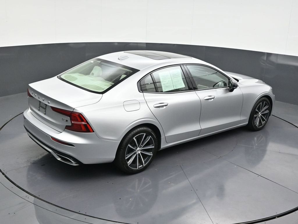 2022 Volvo S60 Momentum