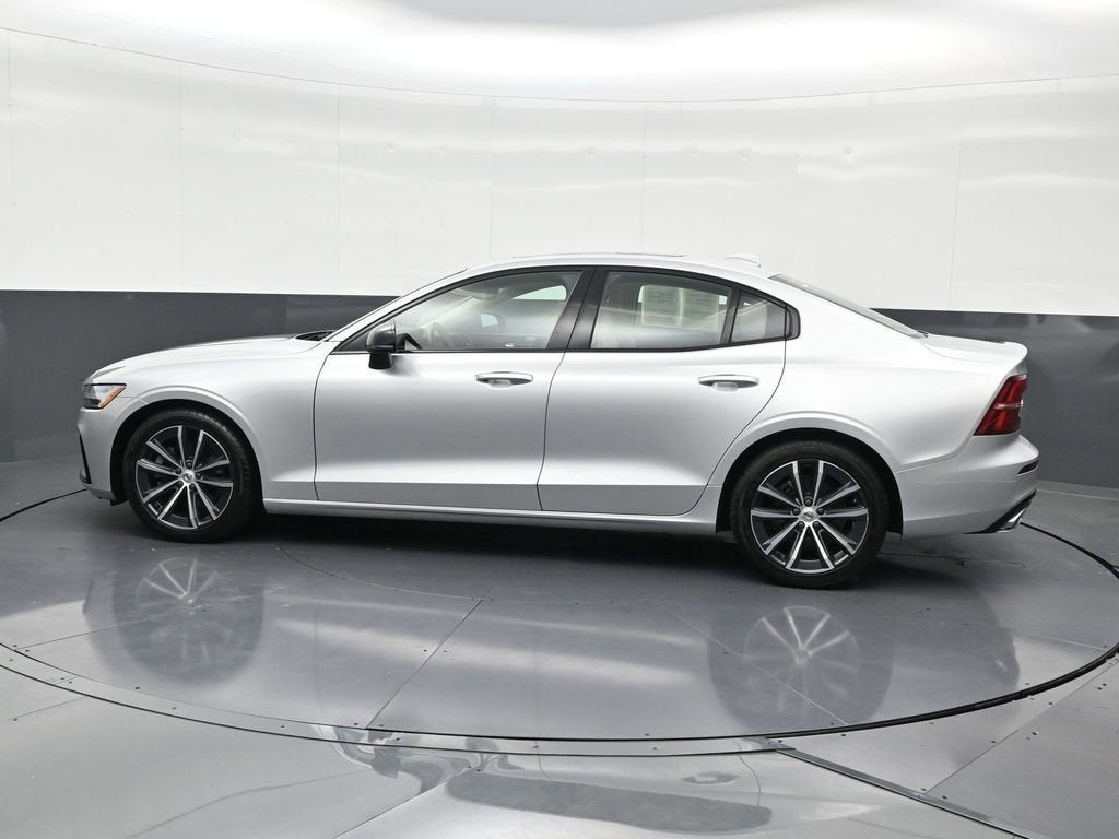 2022 Volvo S60 Momentum