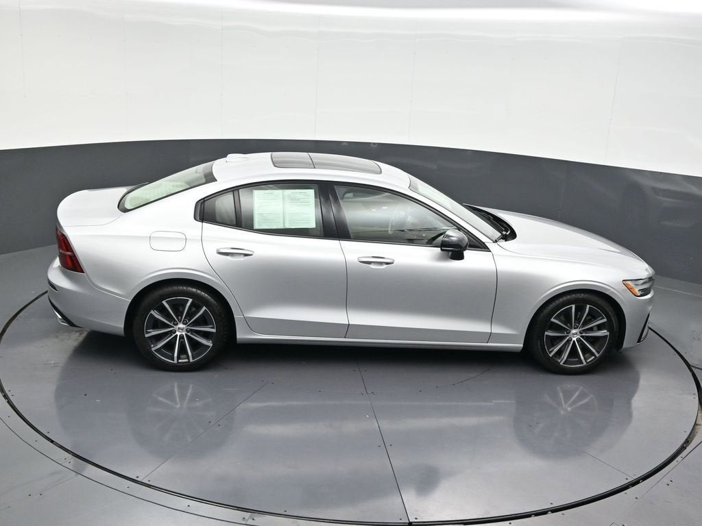 2022 Volvo S60 Momentum