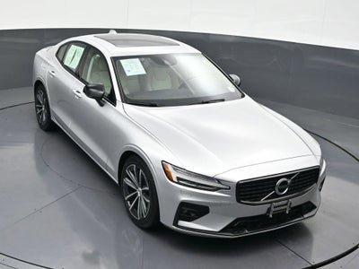 2022 Volvo S60 Momentum