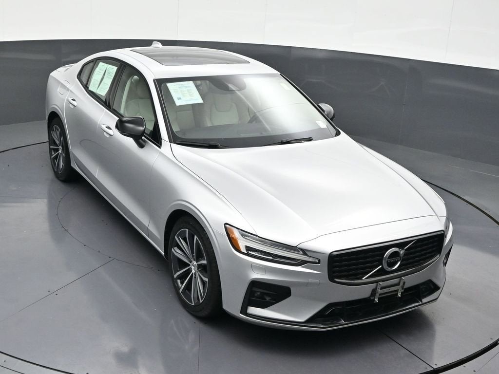 2022 Volvo S60 Momentum