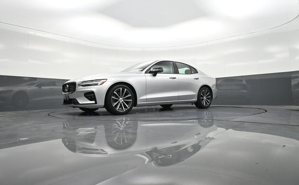 2022 Volvo S60 Momentum