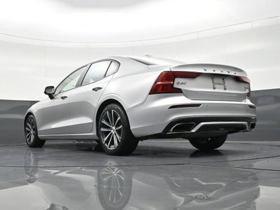 2022 Volvo S60 Momentum