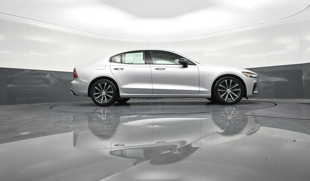2022 Volvo S60 Momentum