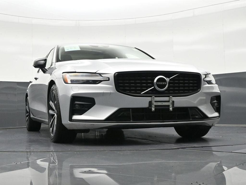 2022 Volvo S60 Momentum