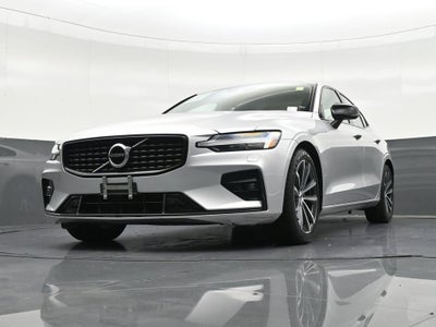 2022 Volvo S60 Momentum
