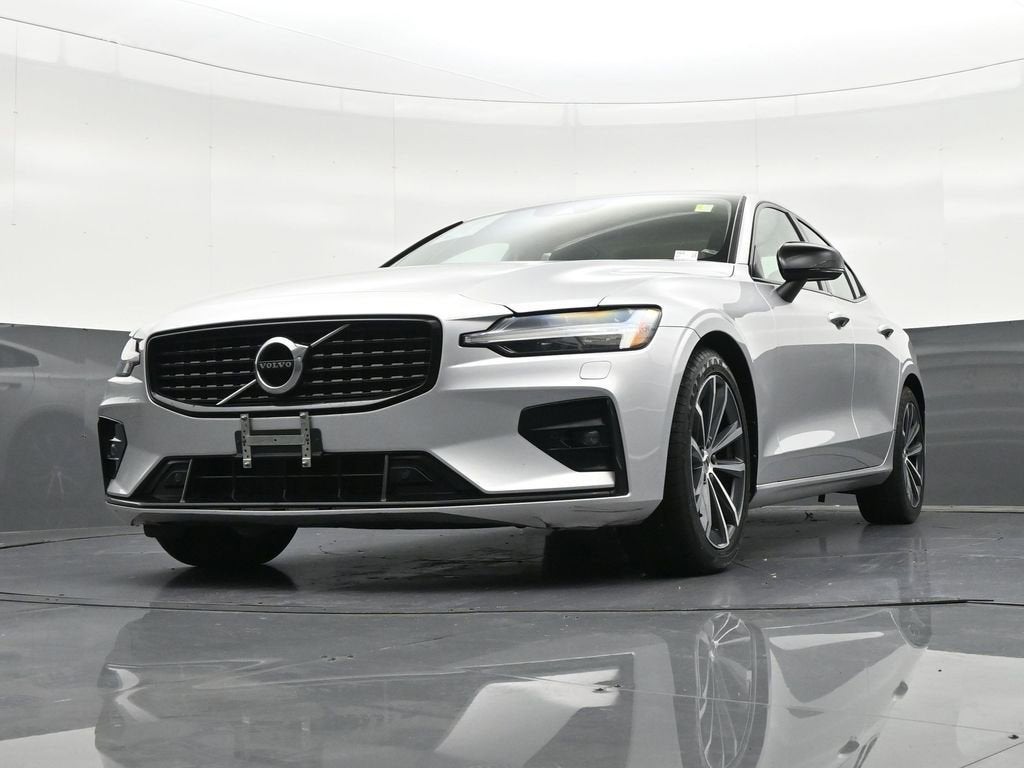 2022 Volvo S60 Momentum