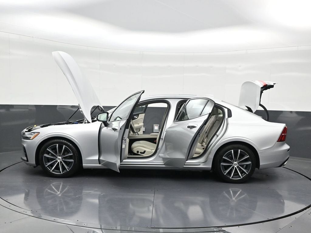 2022 Volvo S60 Momentum