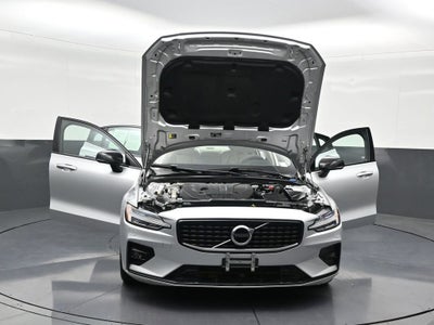 2022 Volvo S60 Momentum