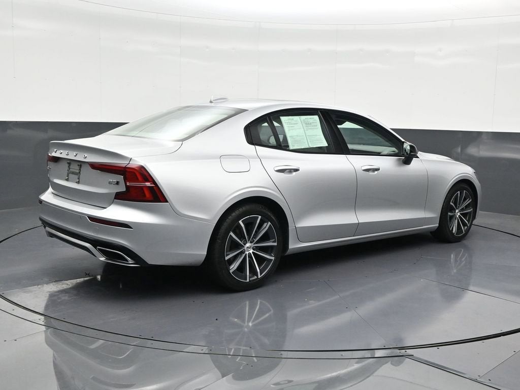 2022 Volvo S60 Momentum