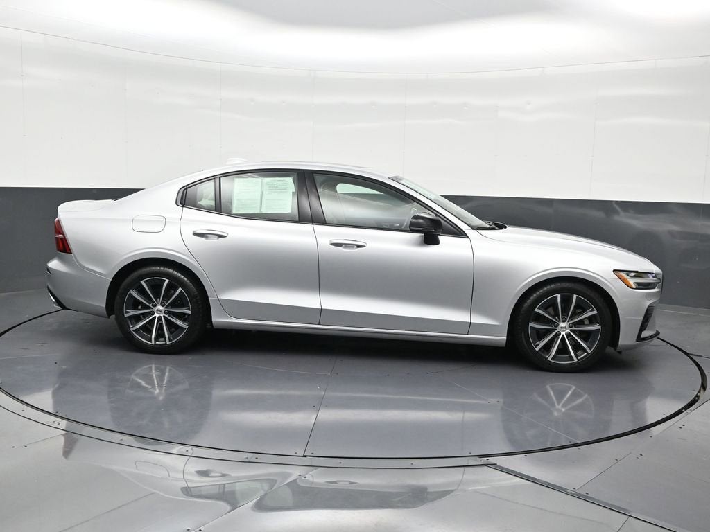 2022 Volvo S60 Momentum