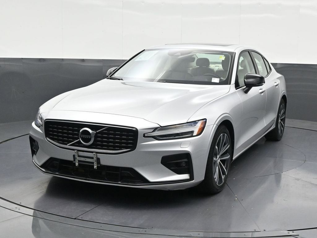 2022 Volvo S60 Momentum